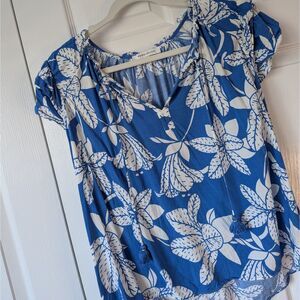 Rose + Olive Blue Floral Top Tassel Tie Neck Ruffle Sleeve Blouse Size XL Summer